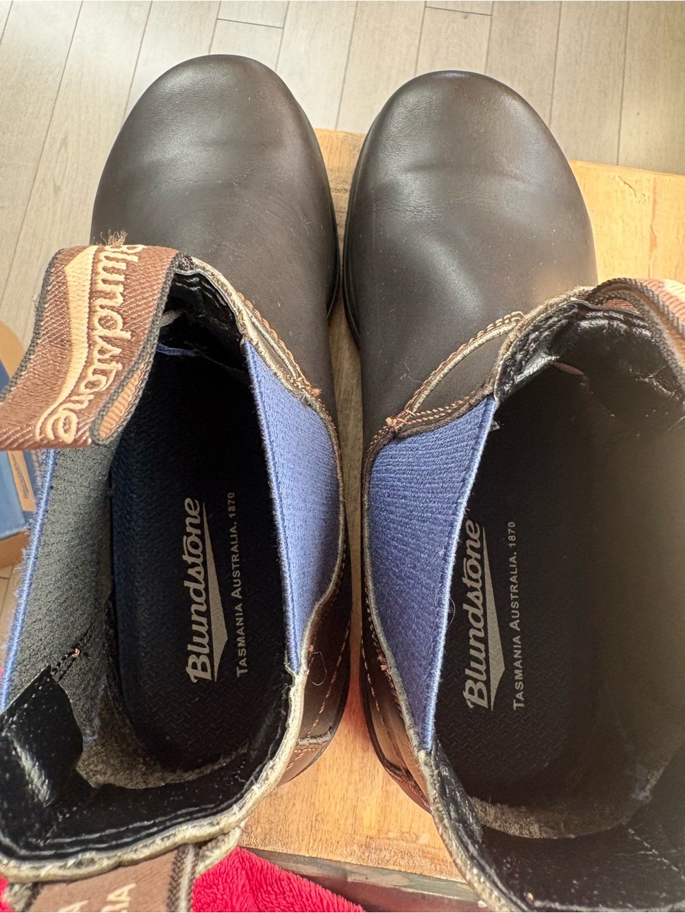 Blundstone Women’s Boots - Dark Brown with Navy Elastic - Picture 7 of 11